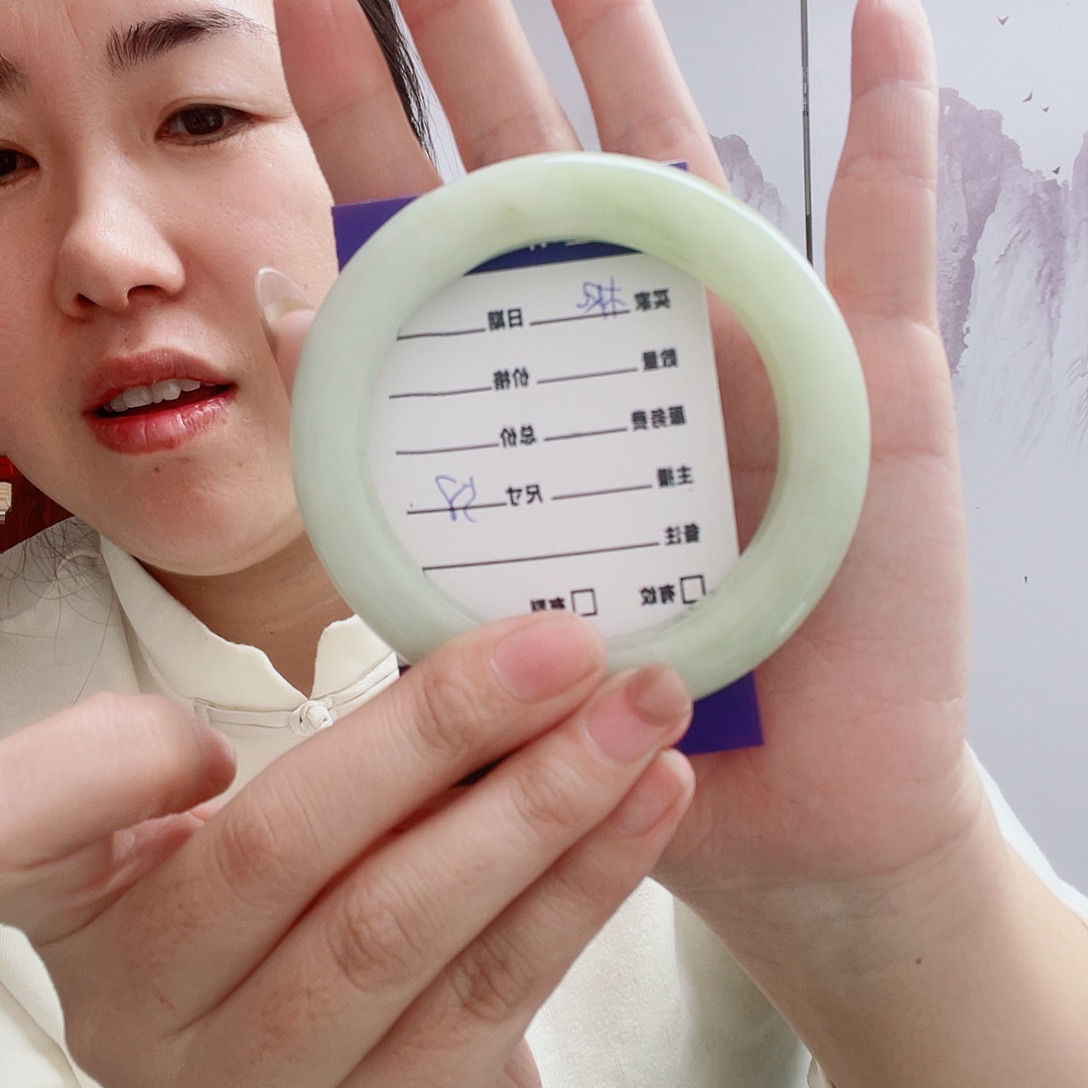 透闪石-蛇纹石玉未镶嵌手镯