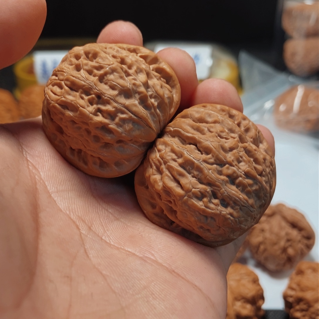 文玩核桃吊坠糕*?铁锤