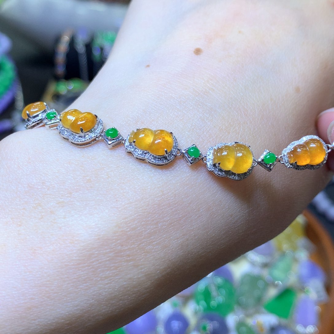 【闪购商品】翡翠颈饰18K金镶嵌翡翠吊坠项链