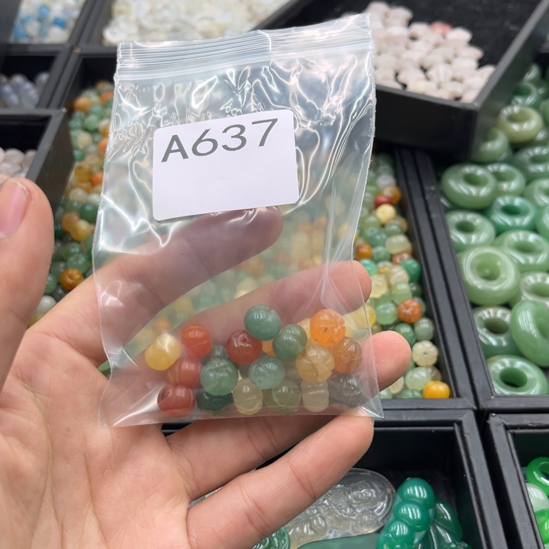 、***δ玛瑙/玉髓合金颈饰