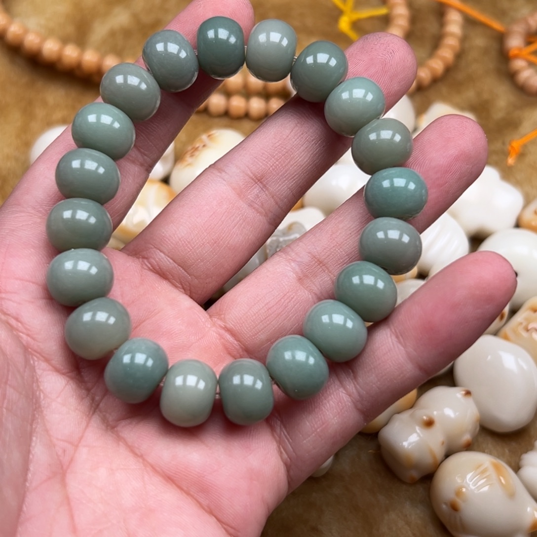 只买单纯的吊坠，没带链子，属的性质。