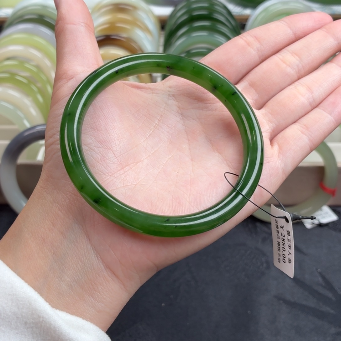 和田玉未镶嵌手镯-冰底辣阳绿美人条-60戴61-包容打磨痕25