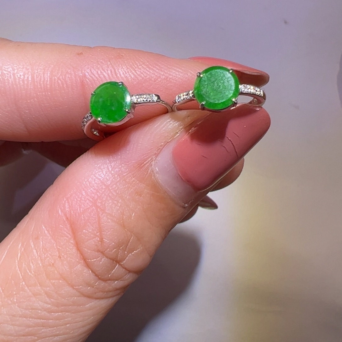 翡翠颈饰18K金镶嵌耳包