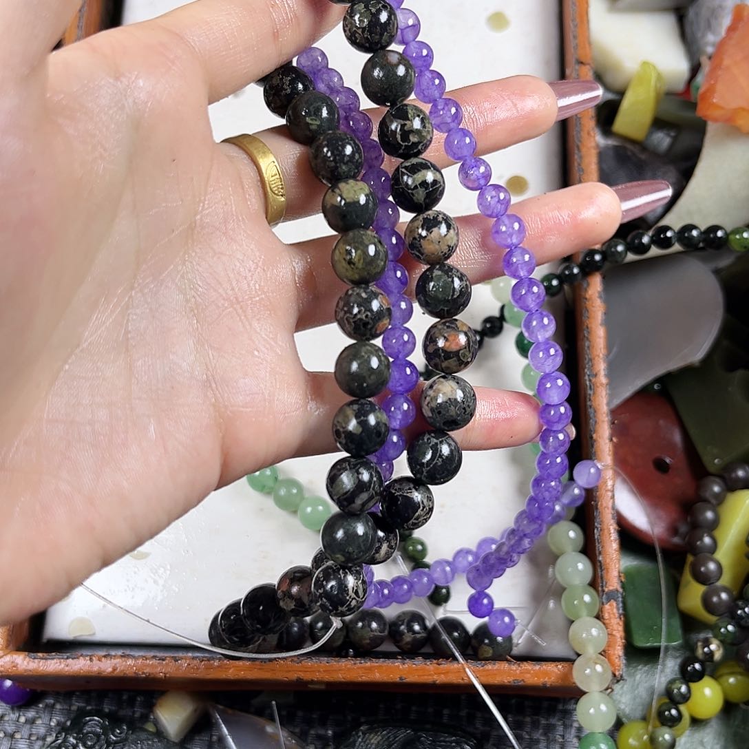 颈饰未镶嵌和田玉（糖玉）蛋****）