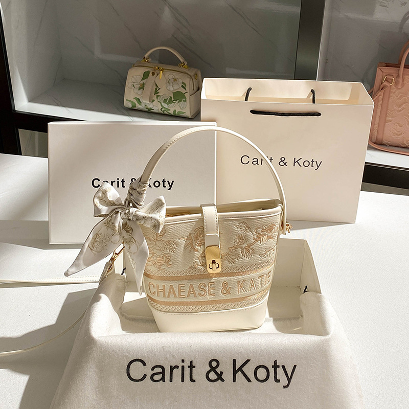 【水桶】国风重工刺绣水桶包包2025新款高级感撞色手提包A806