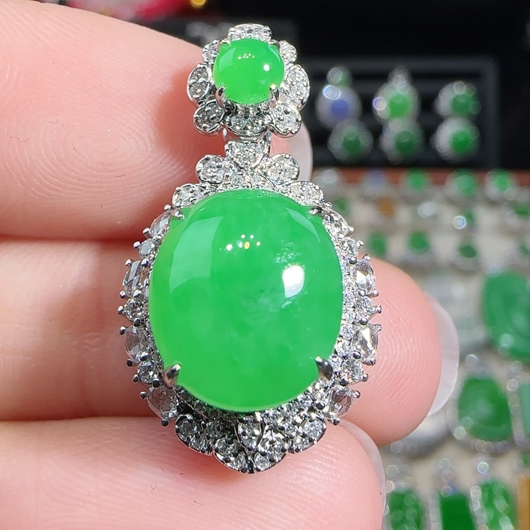 翡翠吊坠(不含链)18K金镶嵌