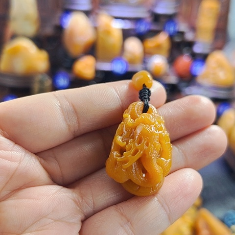 田黄石0**1田黄石挂件