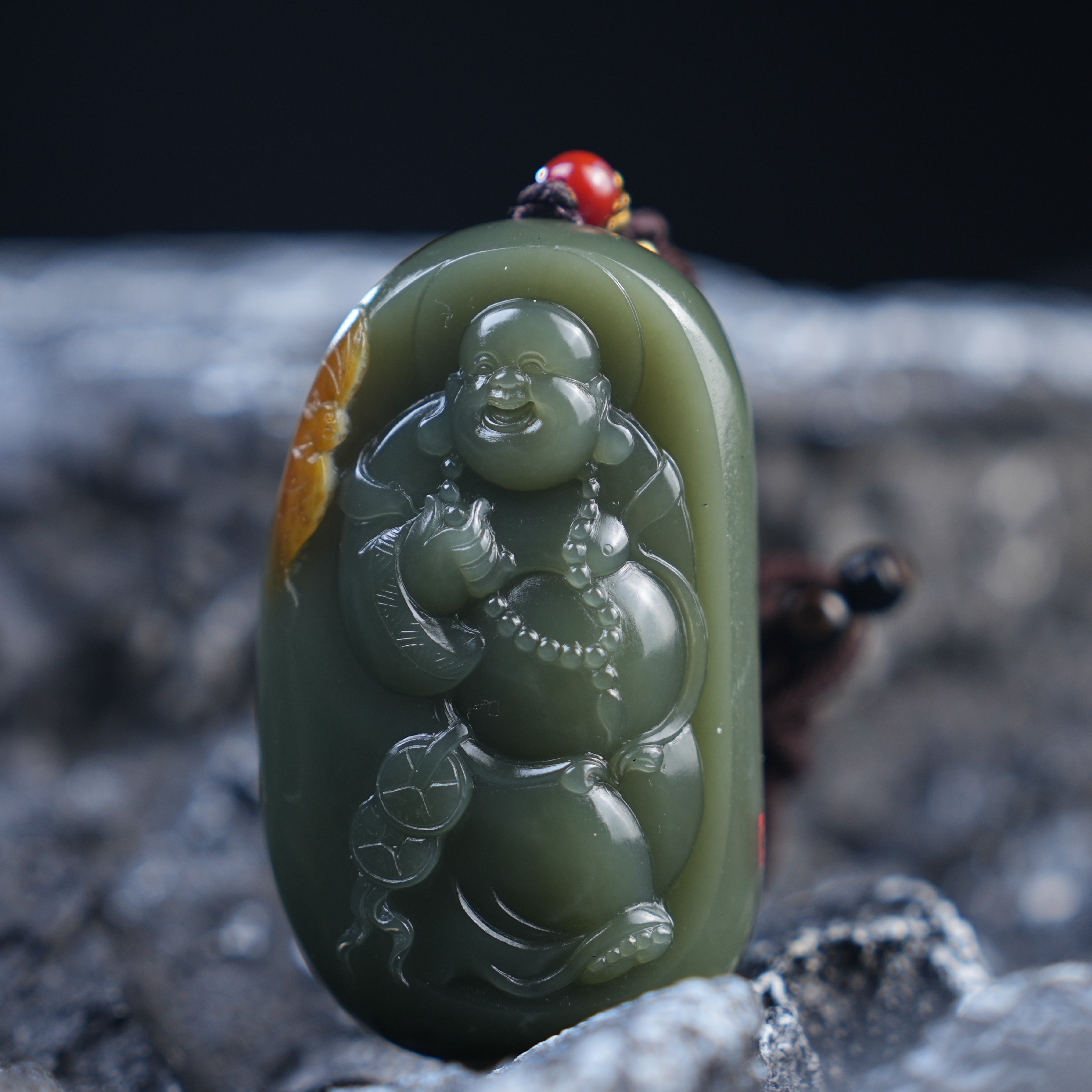 【天下玉友】洪新华亲工笑弥勒和田玉挂件大师手工雕刻精品牌子