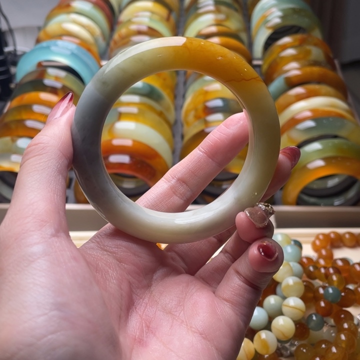 蛇纹石玉手镯未镶嵌56.4