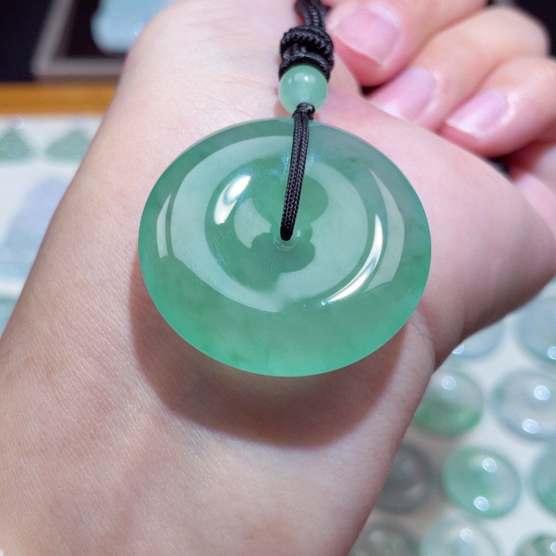 颈饰未镶嵌翡翠扣子
