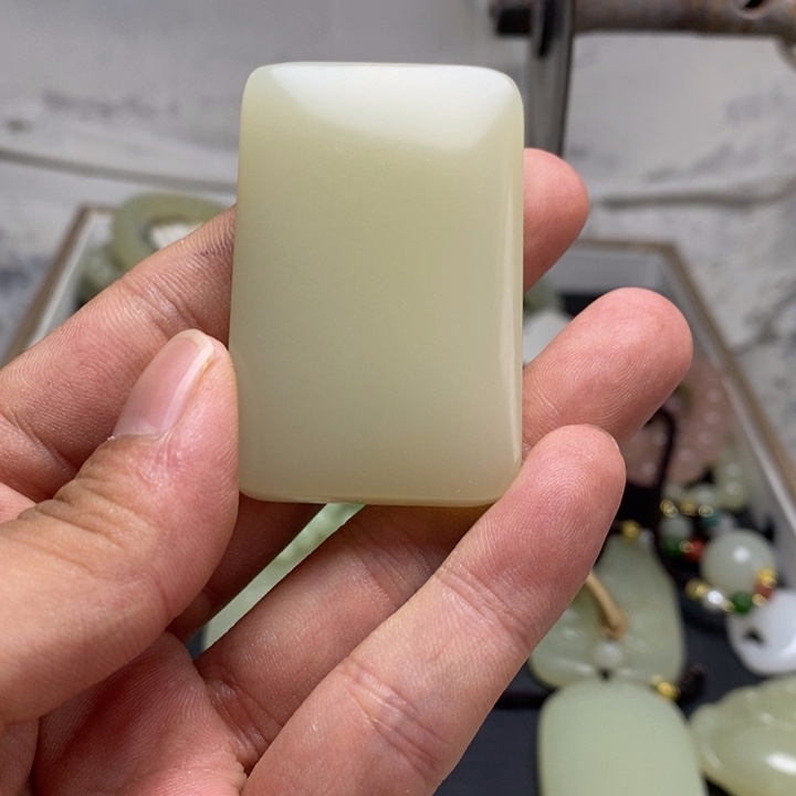 梁**～青海各尔木时尚面包牌