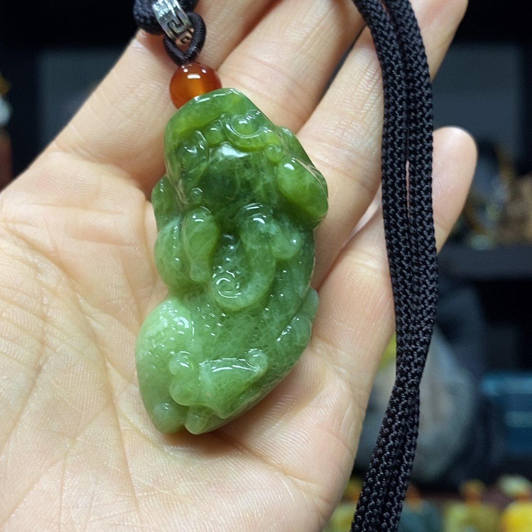 未镶嵌岫玉挂件吊坠