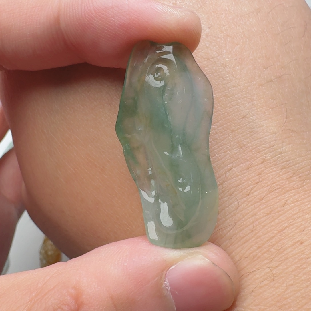 翡翠颈饰未镶嵌天然缅甸翡翠A货随形吊坠