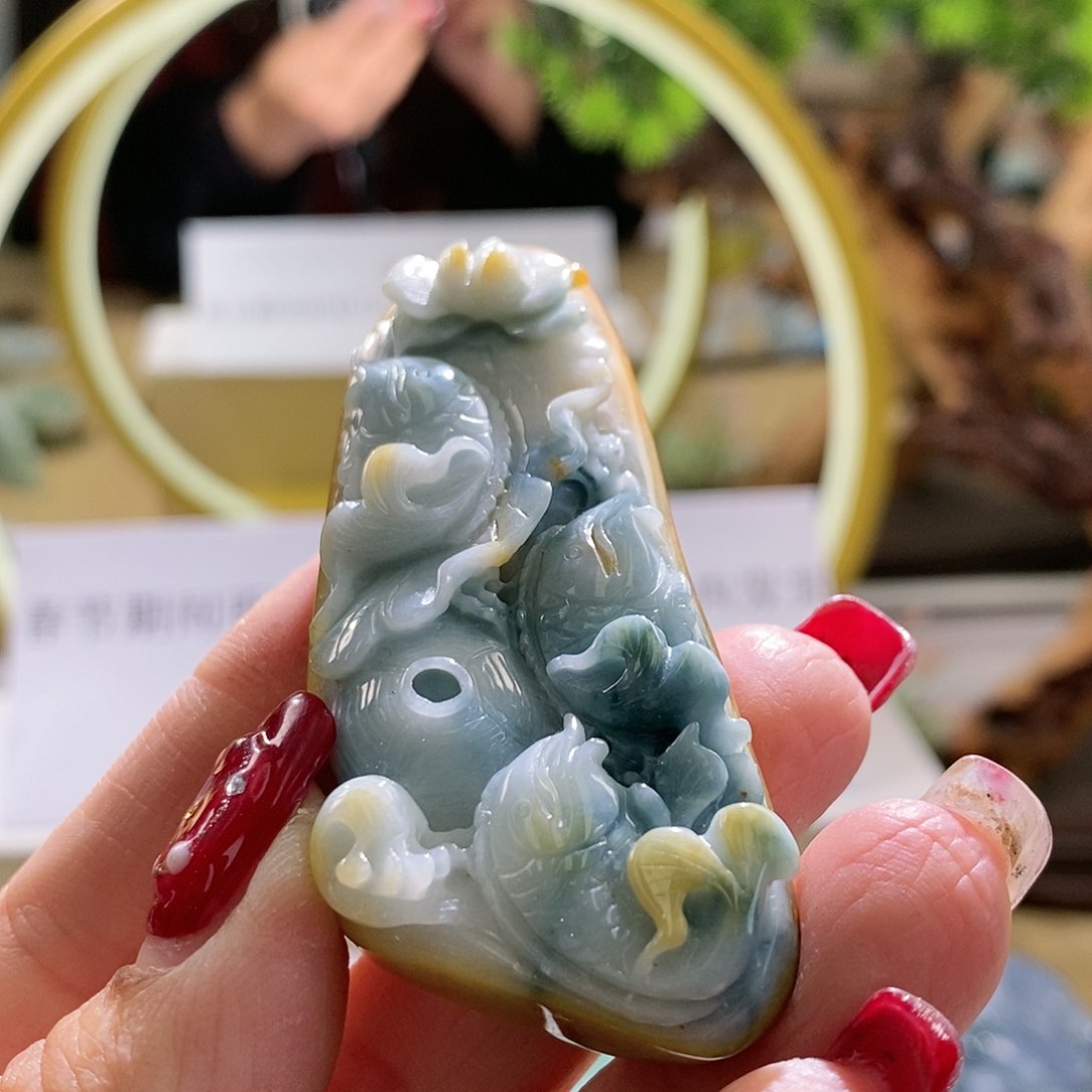 【闪购商品】翡翠颈饰未镶嵌鱼