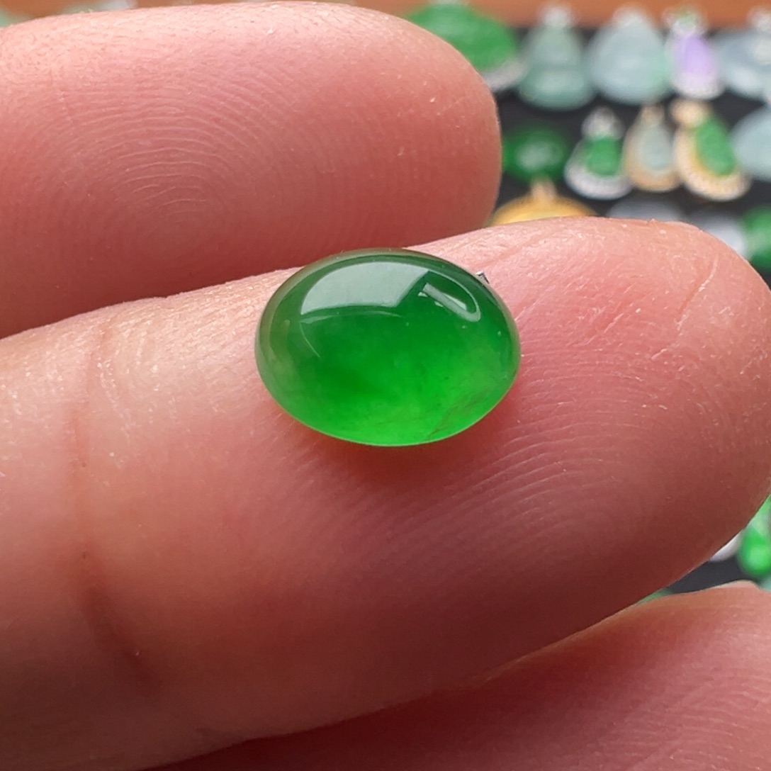 翡翠颈饰未镶嵌蛋8.6