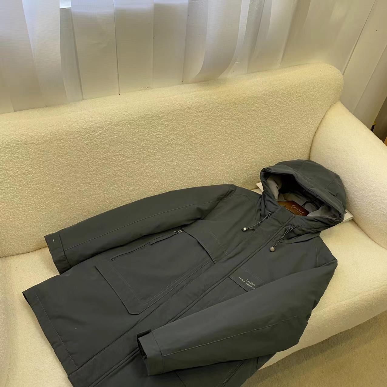 男士冬季时尚百搭休闲保暖连帽羽绒服 C2293