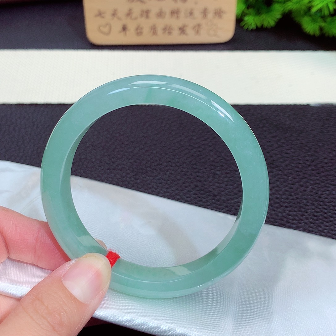 翡翠手镯未镶嵌311