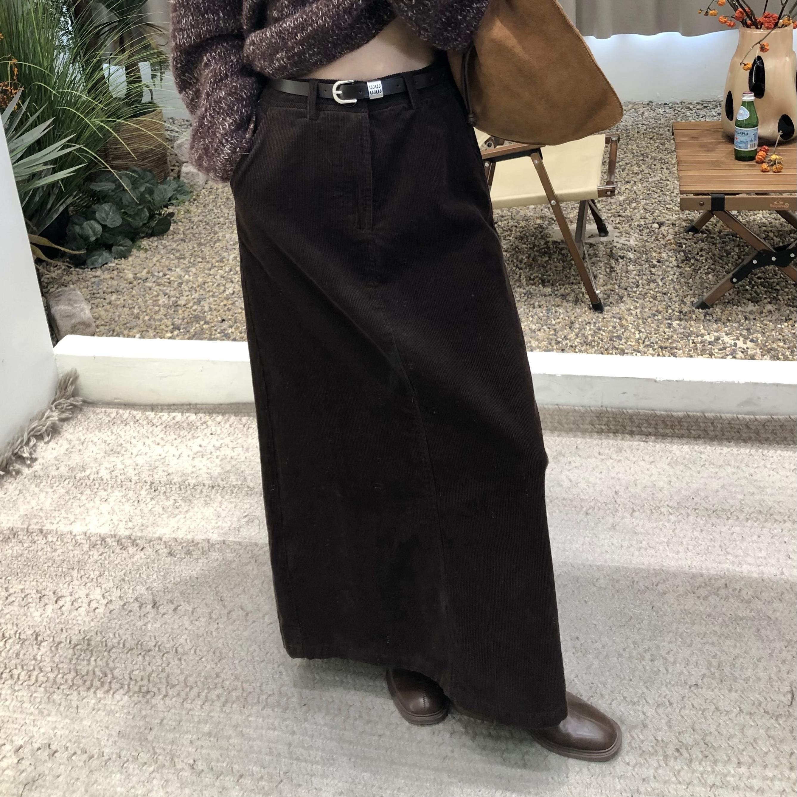 复古巧克力棕色灯芯绒半身裙女直筒裙后开叉气质包臀裙