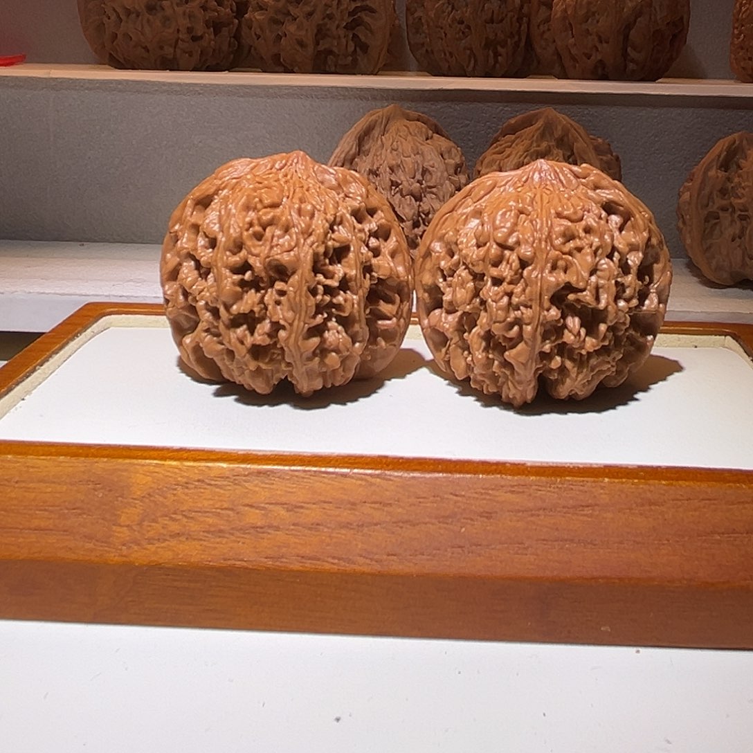 文玩核桃吊坠43球体满天星，米粒纹……