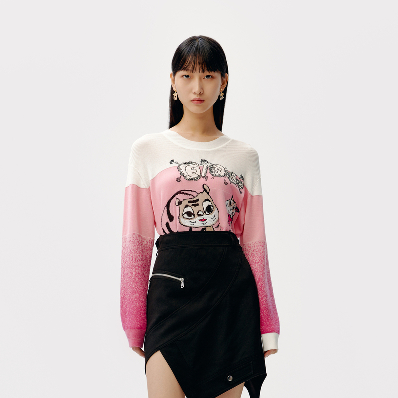 LY荷比俪春季女立体感带葱萌趣图案针织衫HHC11650055-1