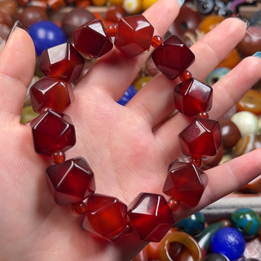 玛瑙/玉髓颈饰未镶嵌