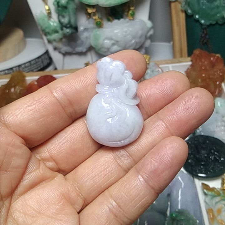 翡翠吊坠(赠链)未镶嵌