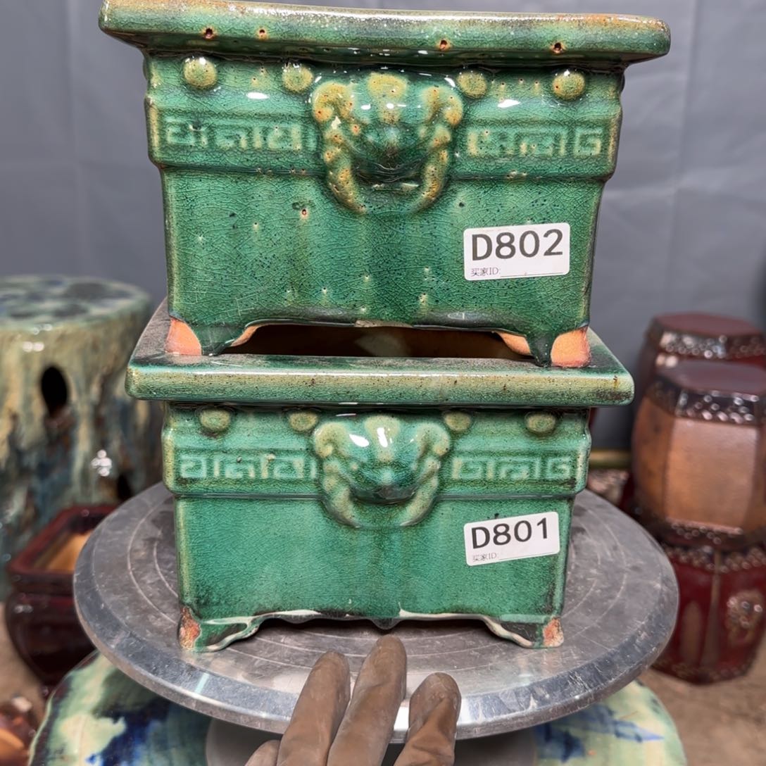 红泥花盆刘**明                 