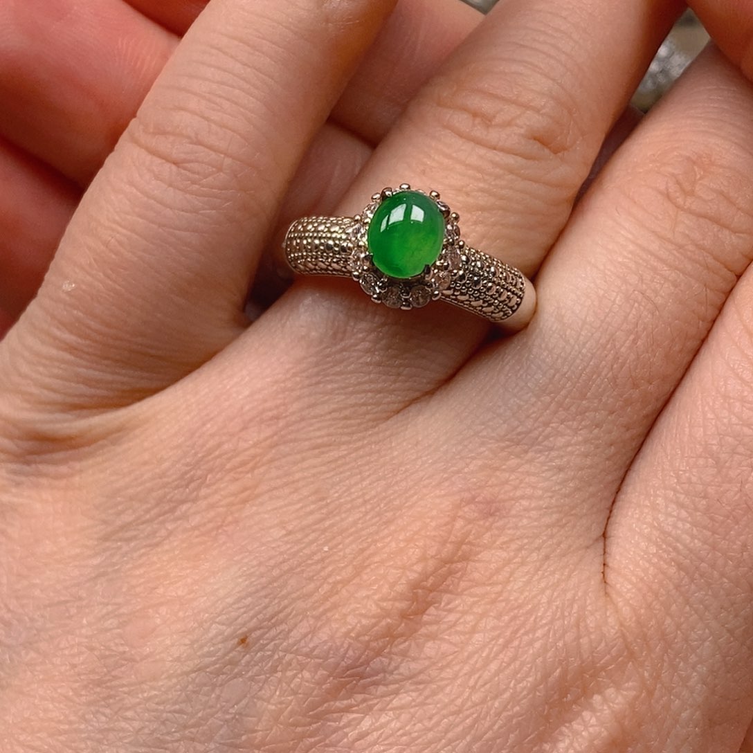 翡翠戒指未镶嵌翡翠蛋面