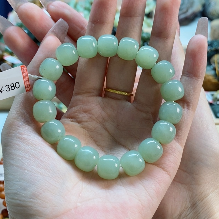 透闪石质玉手串未镶嵌