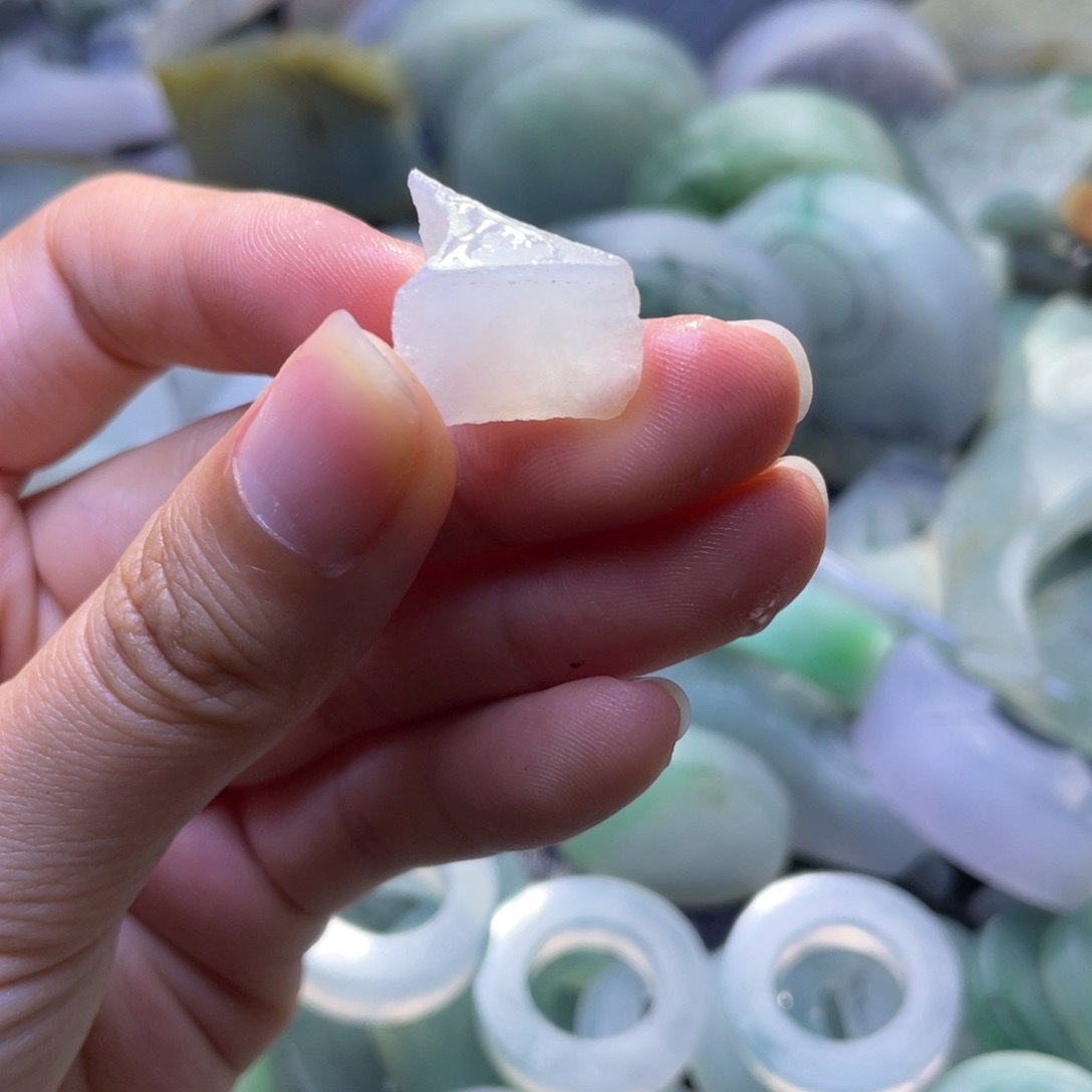 定制翡翠未镶嵌随形珠