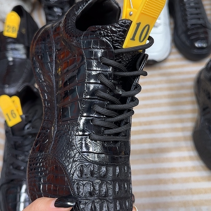 鳄鱼皮（革）鳄鱼皮休闲鞋包底鞋