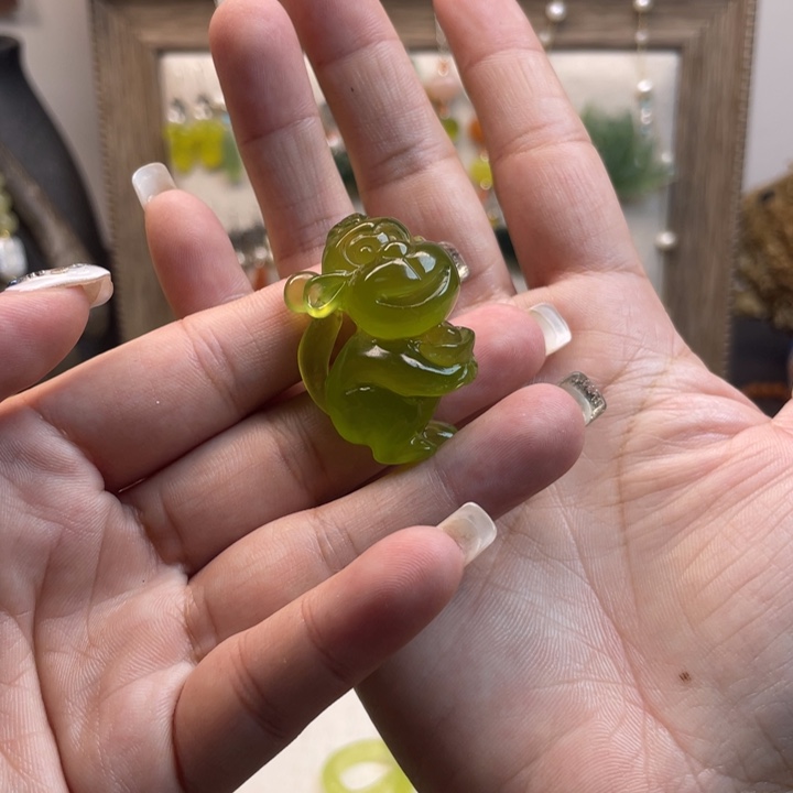 蛇纹石玉吊坠未镶嵌叄*