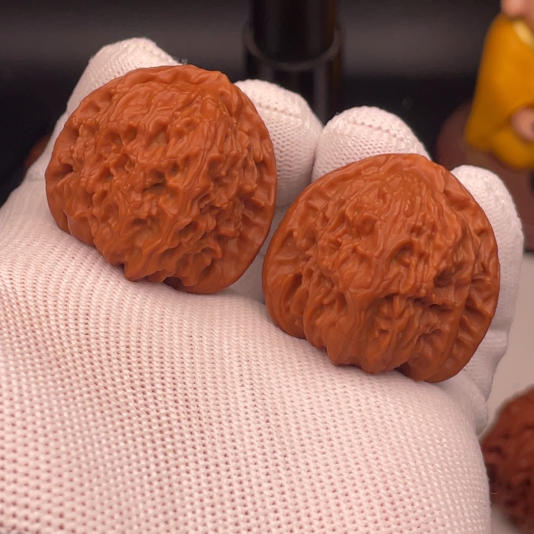 裸***哥文玩核桃吊坠37全品三角白