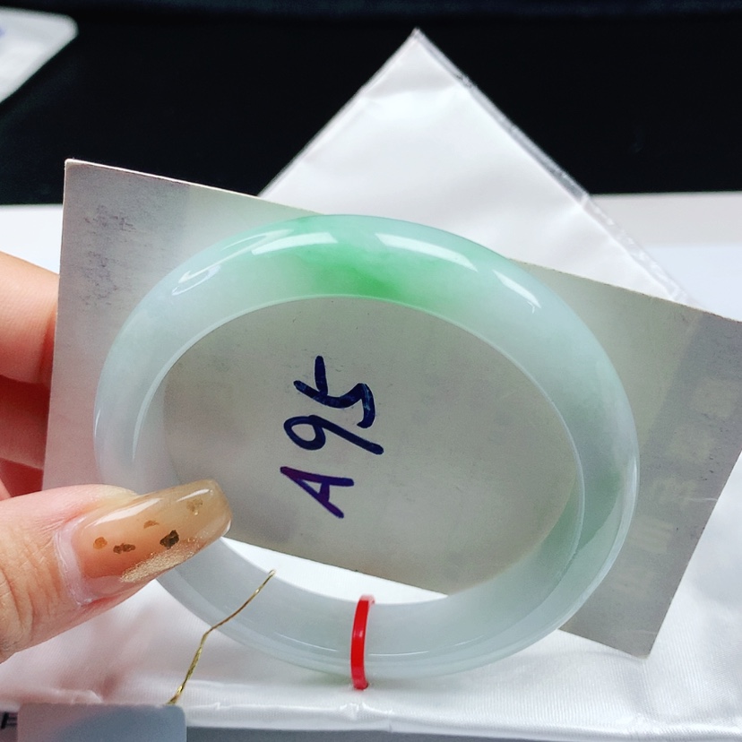 【闪购商品】翡翠手镯未镶嵌 正圈55+