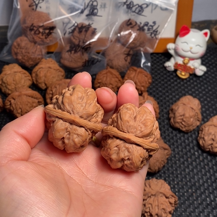 猫****文玩核桃把件37三角蛙