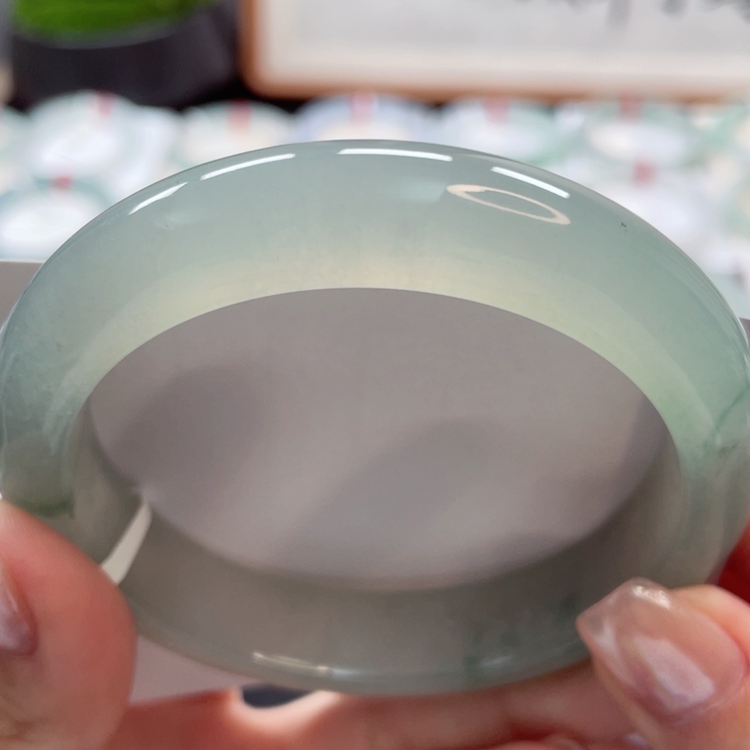 【闪购商品】翡翠手镯未镶嵌60炸光透亮毕业冰晴飘花7号