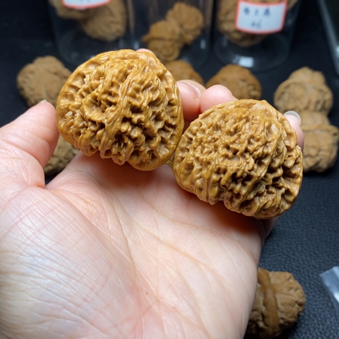 文玩核桃把件南疆石