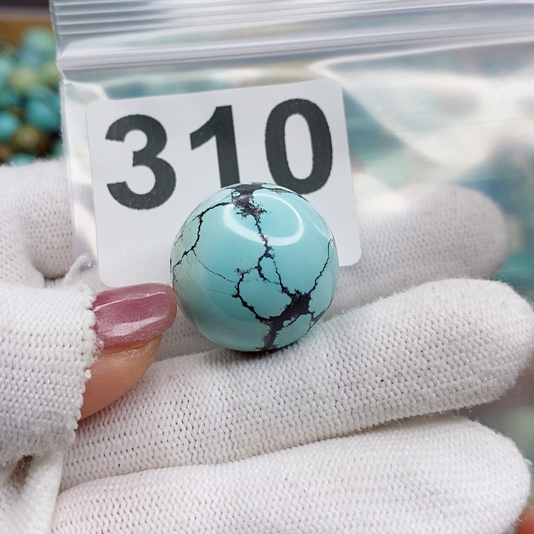 绿松石颈饰未镶嵌