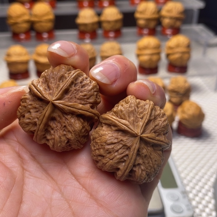 文玩核桃把件26磐石四棱