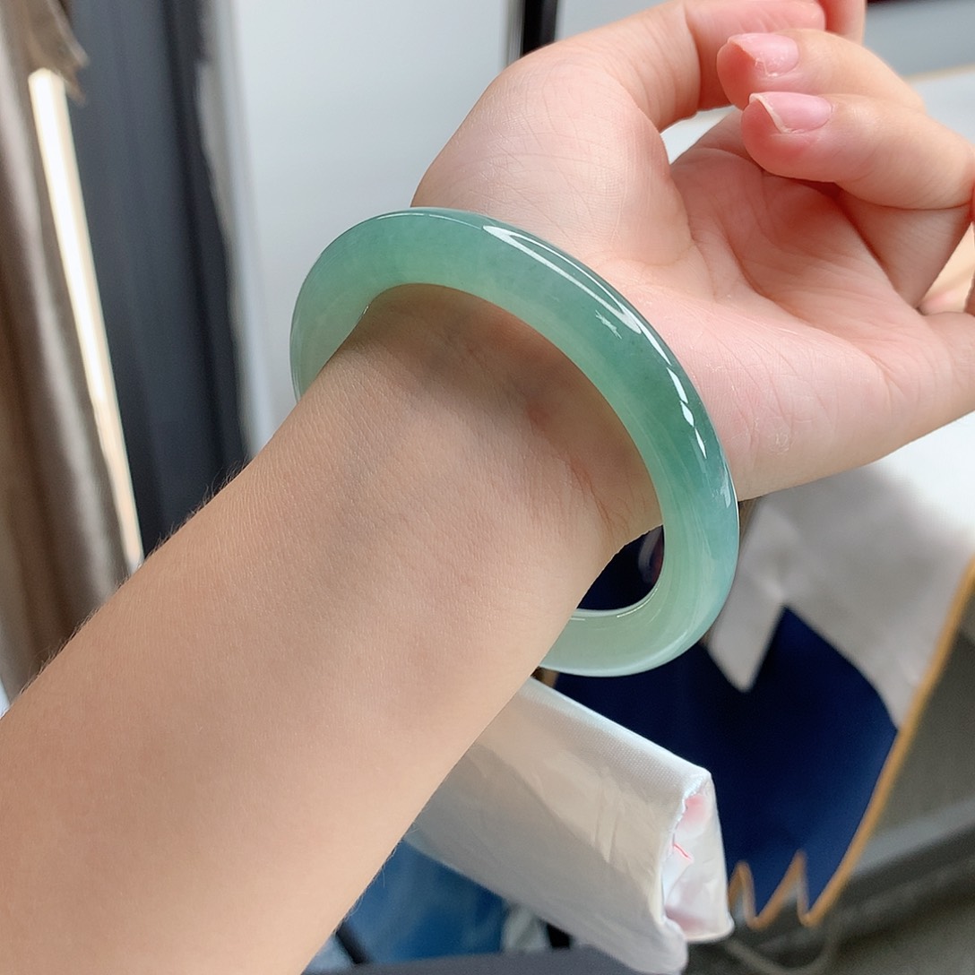 翡翠手镯未镶嵌天然翡翠5号