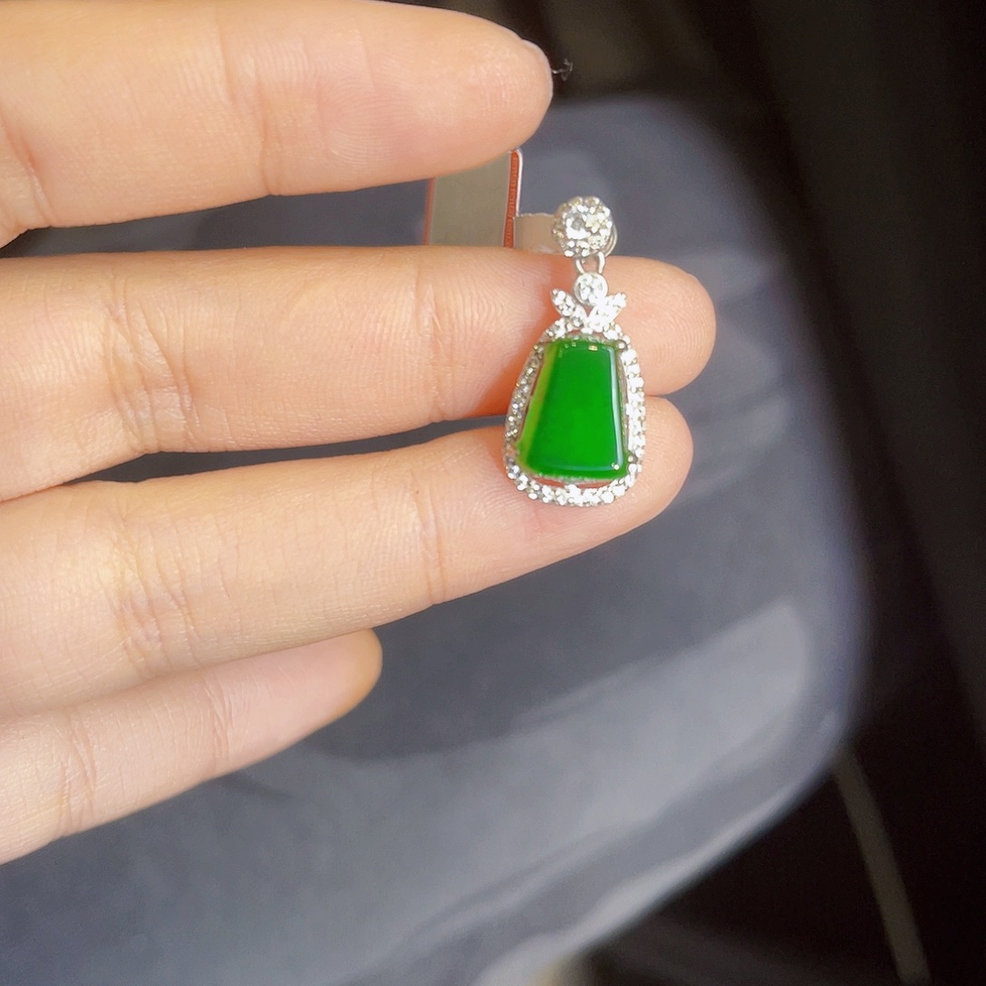 翡翠颈饰银S925镶嵌无事牌