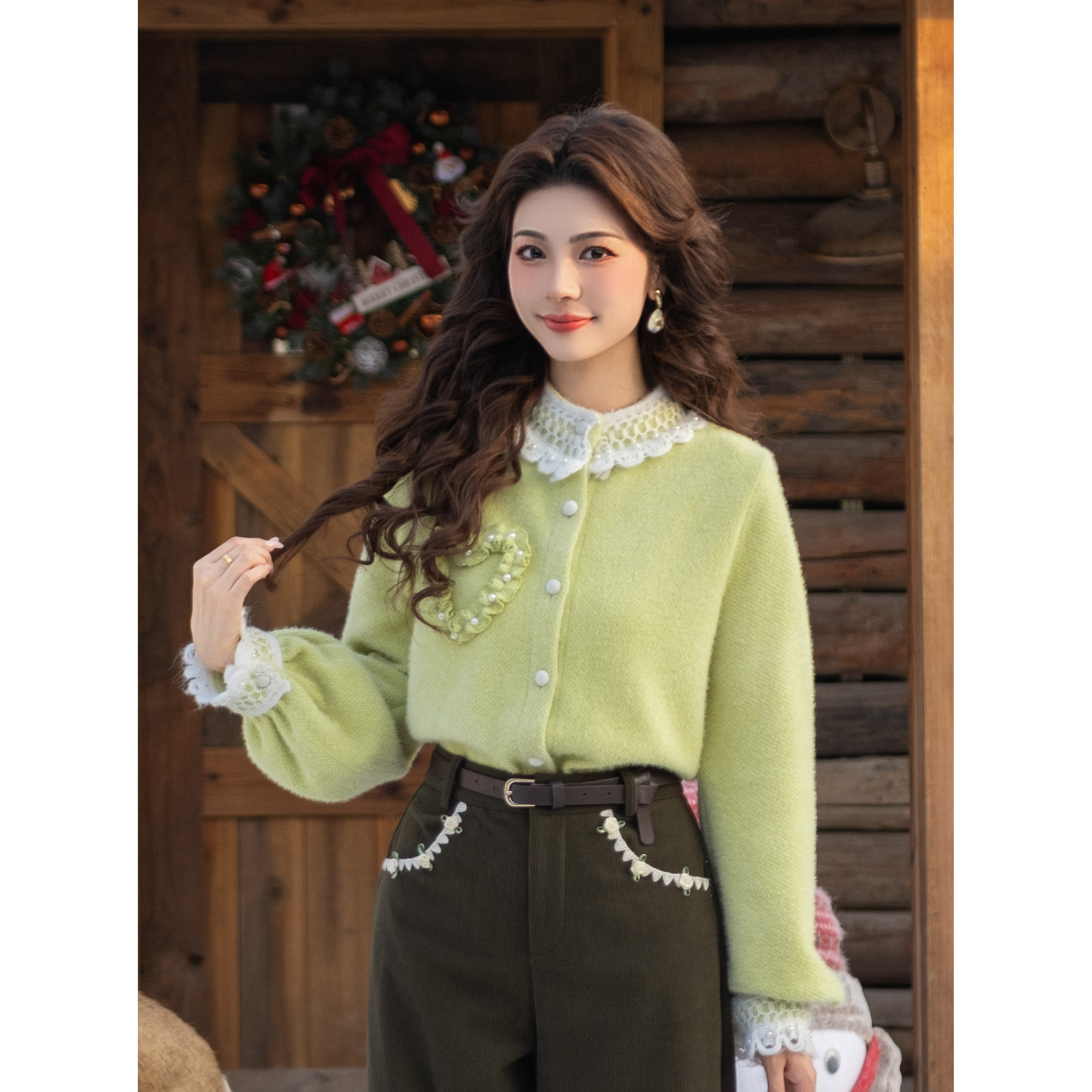 LIJIUJIU【雪顶果绿】秋冬气质长百搭复古风厚雪貂绒衬衫YX2512313