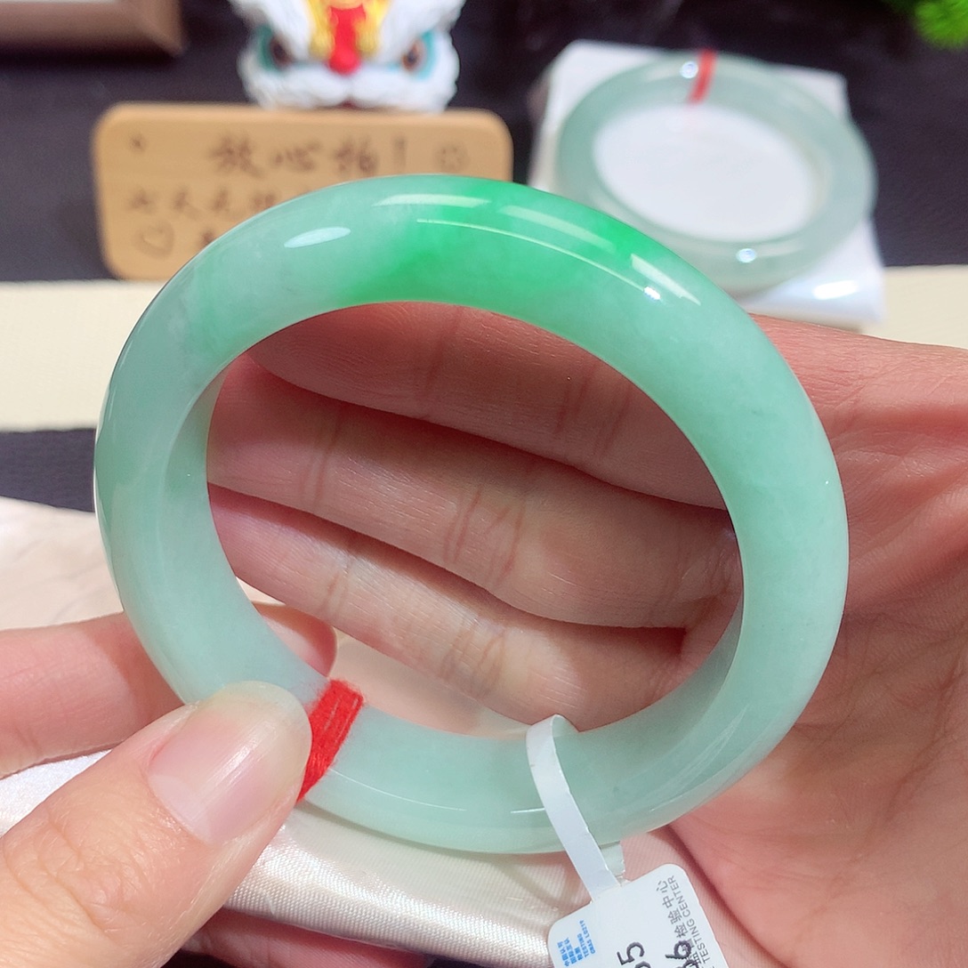 翡翠未镶嵌手镯486