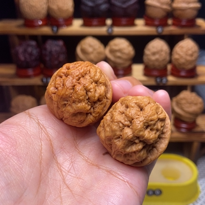 文玩核桃吊坠血舍利7