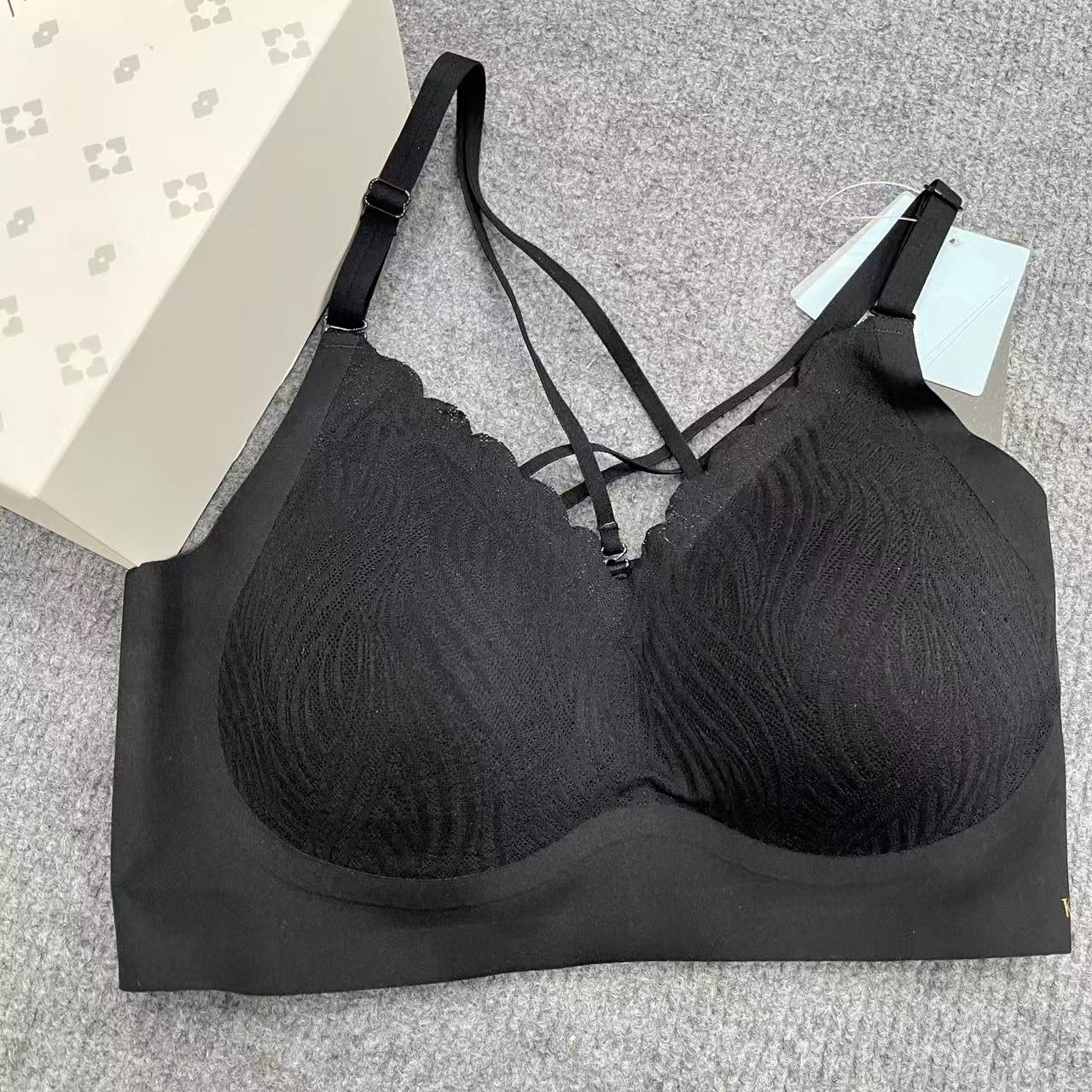 黑色内衣  盒装    