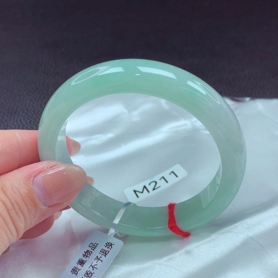 翡翠手镯未镶嵌手镯88