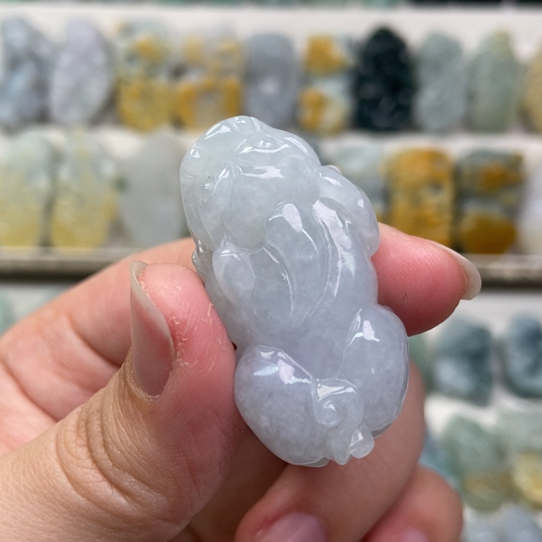 翡翠吊坠(赠链)未镶嵌