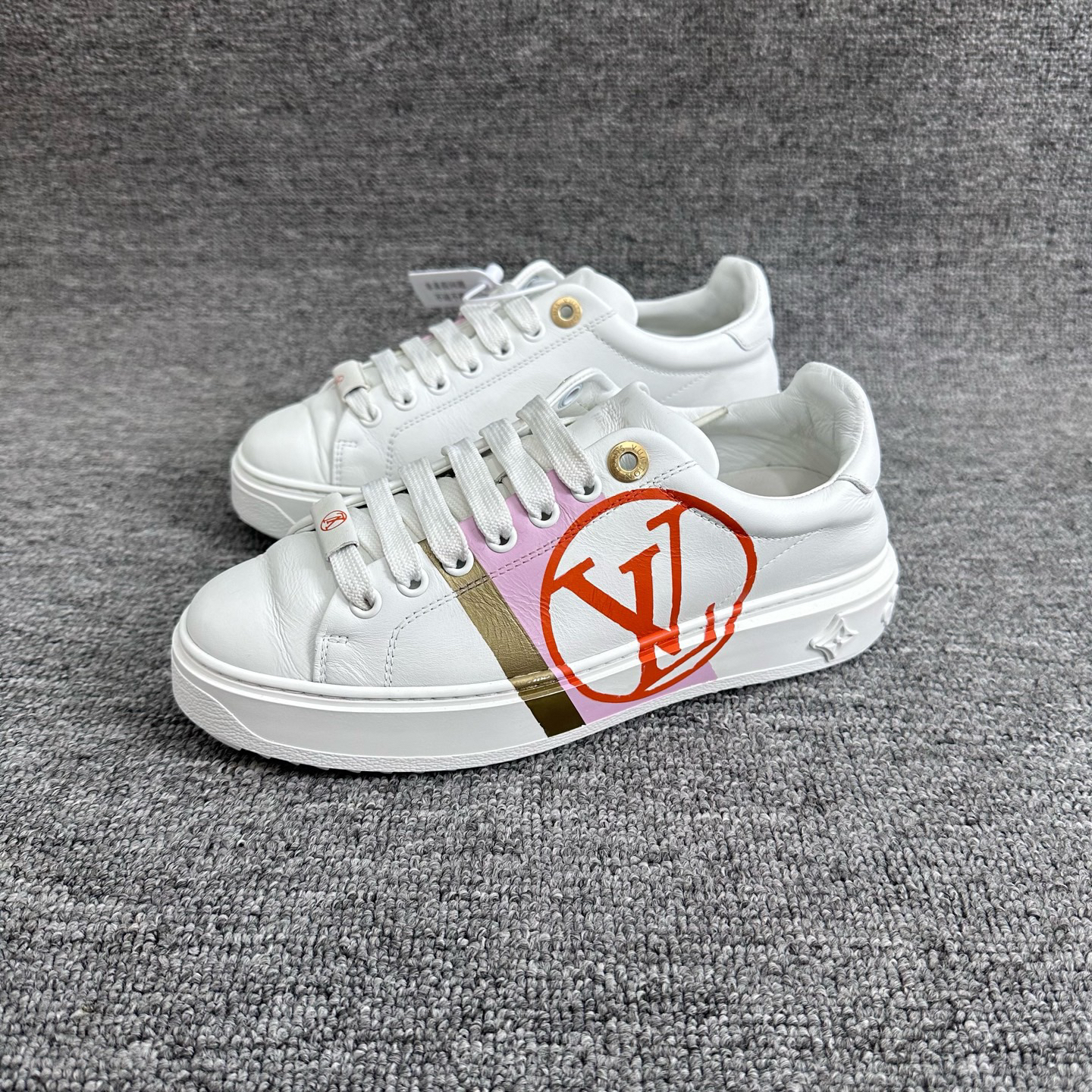 95新 LouisVuitton/路易威登 36码 粉色大logo休闲鞋 穿几次 秒价