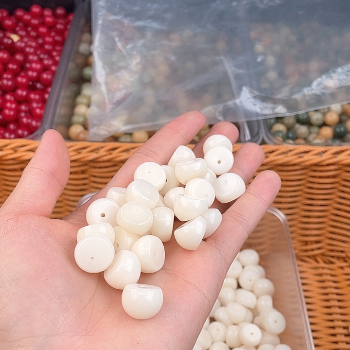 白玉菩提吊坠q15mm 40 