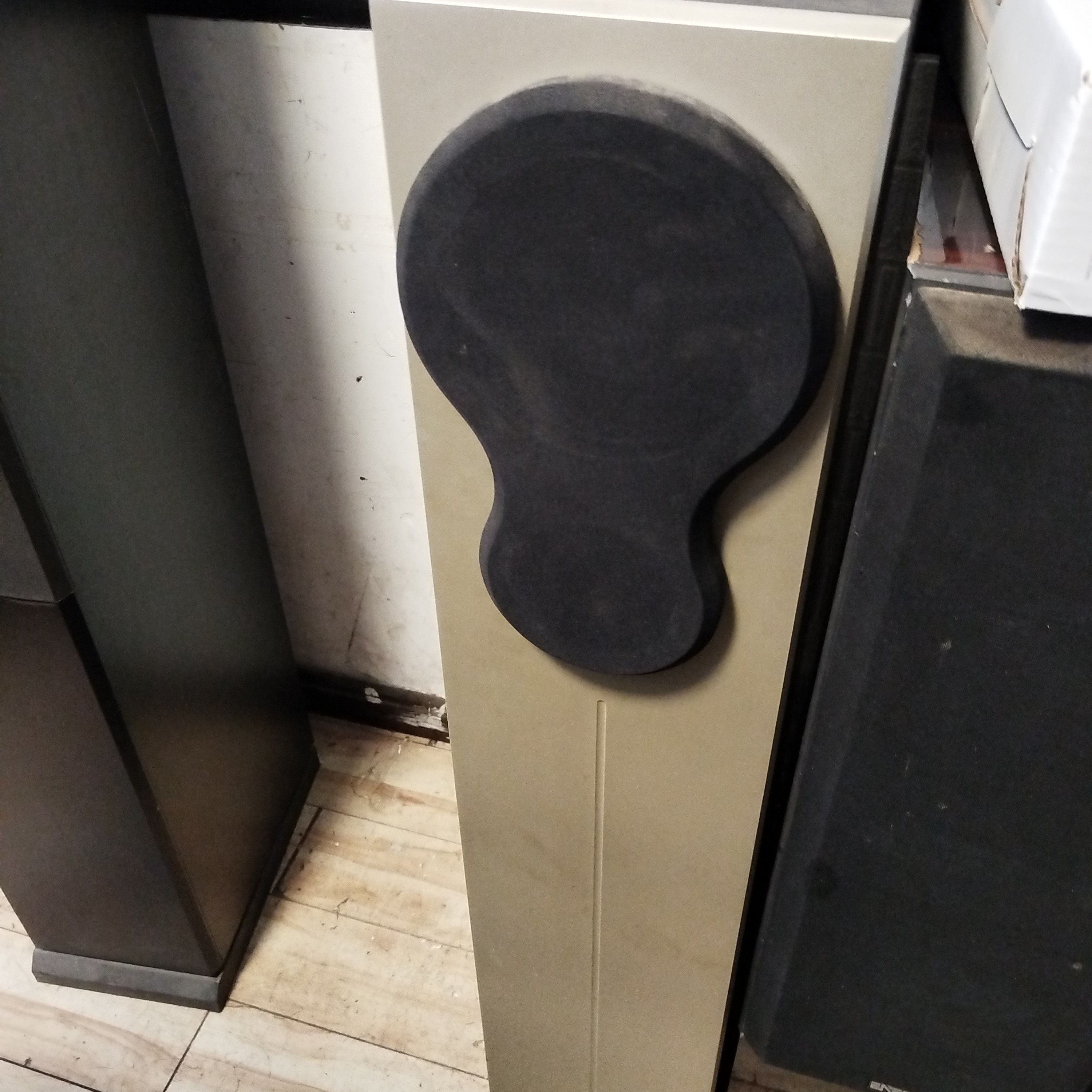 8新  惠威10寸落地箱一对，不包运费，不支持退换退货